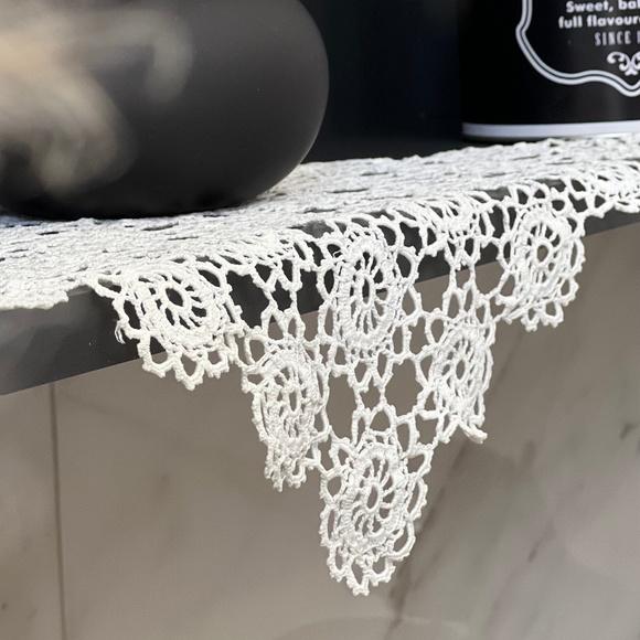 Hand Knit Diamond Floral Doily Tablecloth, Tablecloth Crocheted, Embroidered - Picture 4 of 8